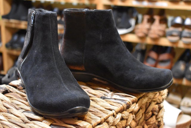 Dansko otis boot clearance