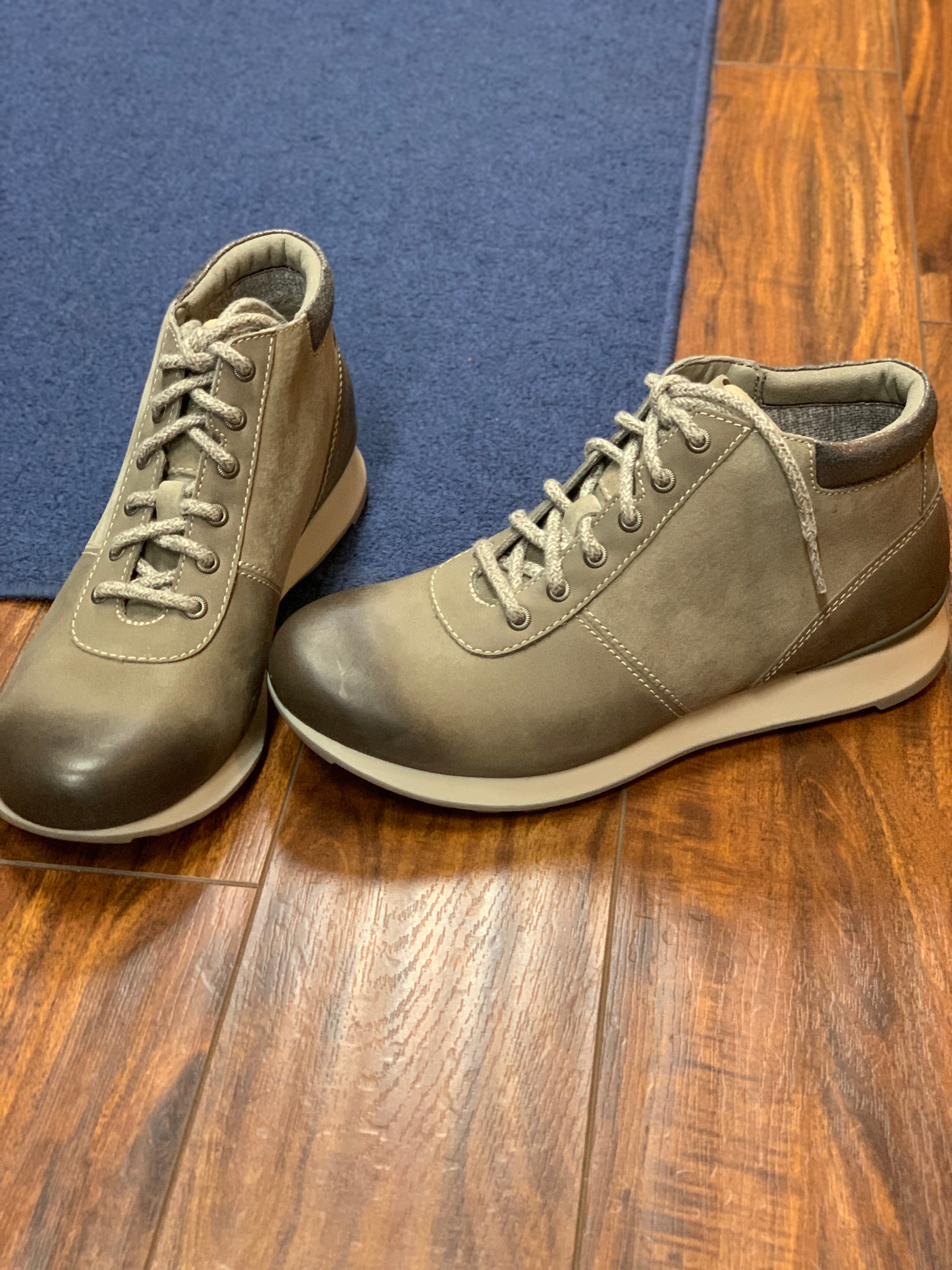 Dansko ginny black hot sale